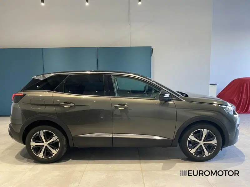 Peugeot 3008 usata a Bari (9)