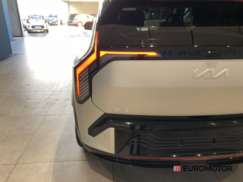 Kia EV3 nuova a Bari (11)