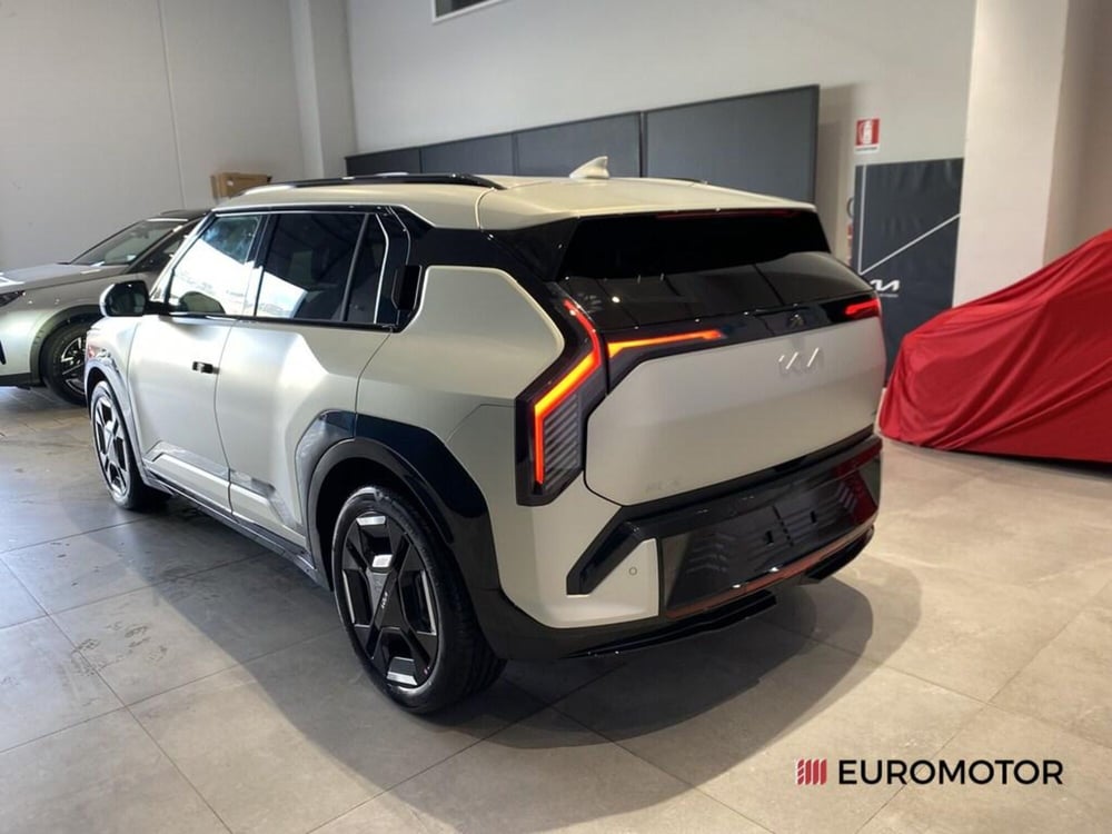 Kia EV3 nuova a Bari (13)