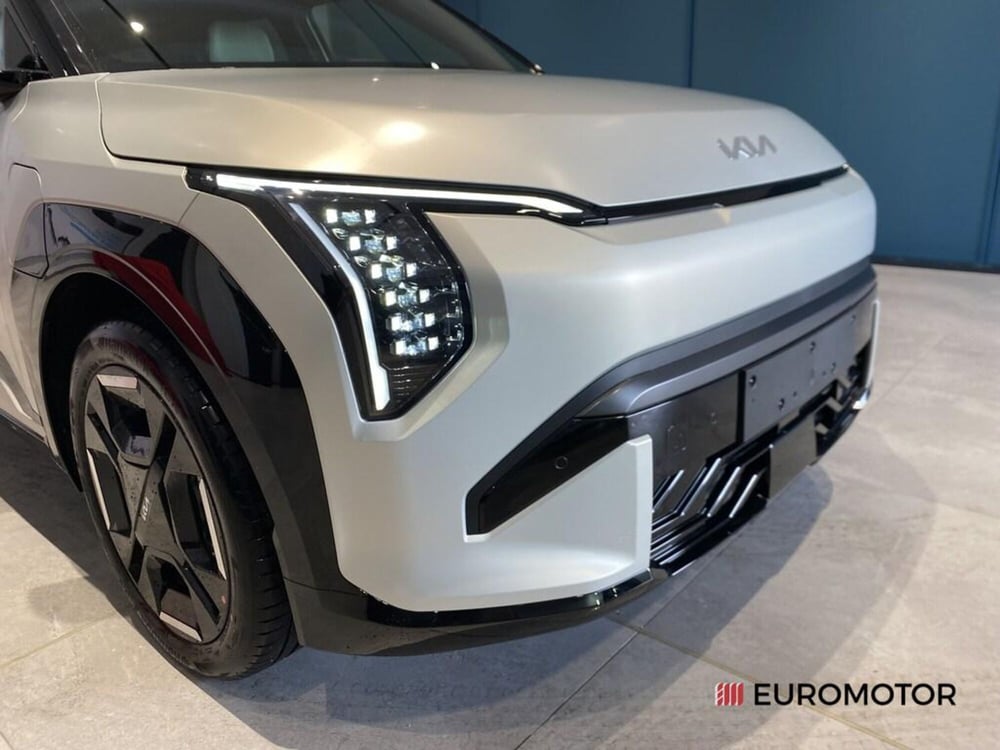 Kia EV3 nuova a Bari (4)