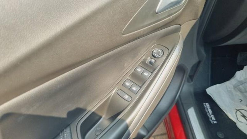 Opel Grandland X usata a Savona (18)