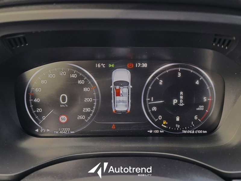 Volvo XC60 usata a Bari (10)