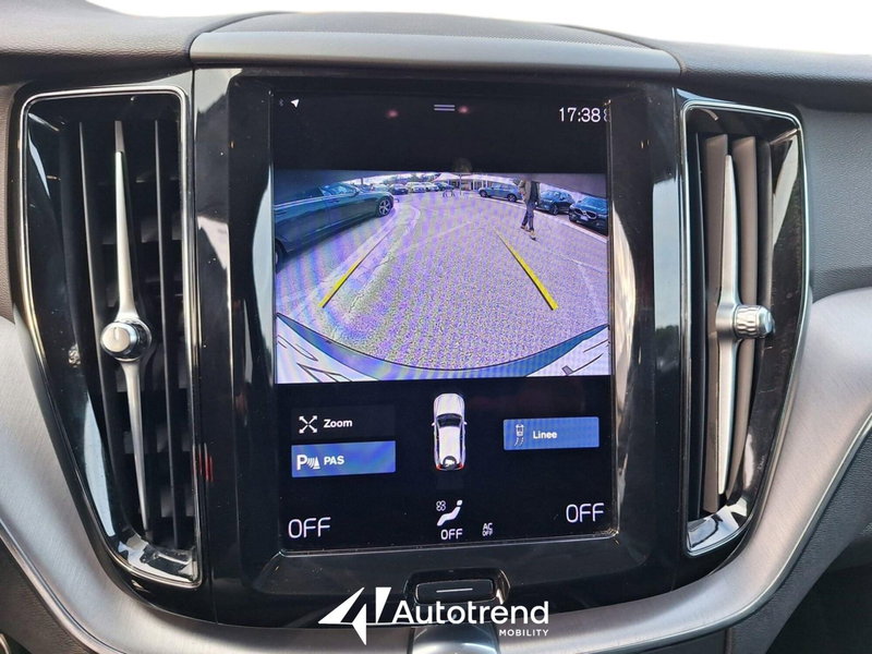 Volvo XC60 usata a Bari (12)