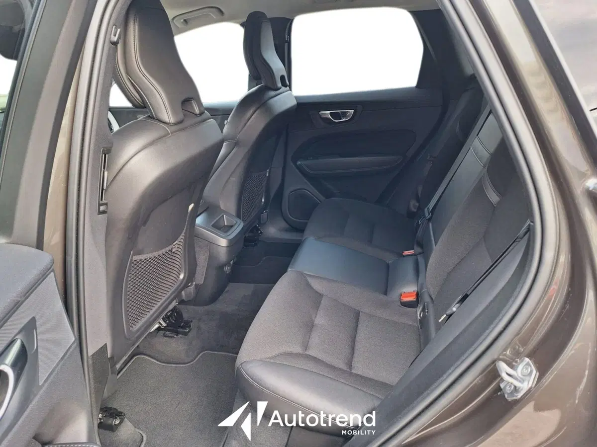 Volvo XC60 usata a Bari (13)