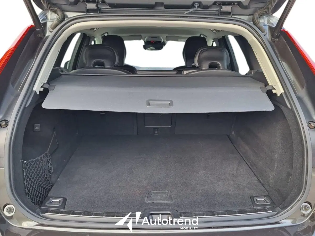 Volvo XC60 usata a Bari (14)