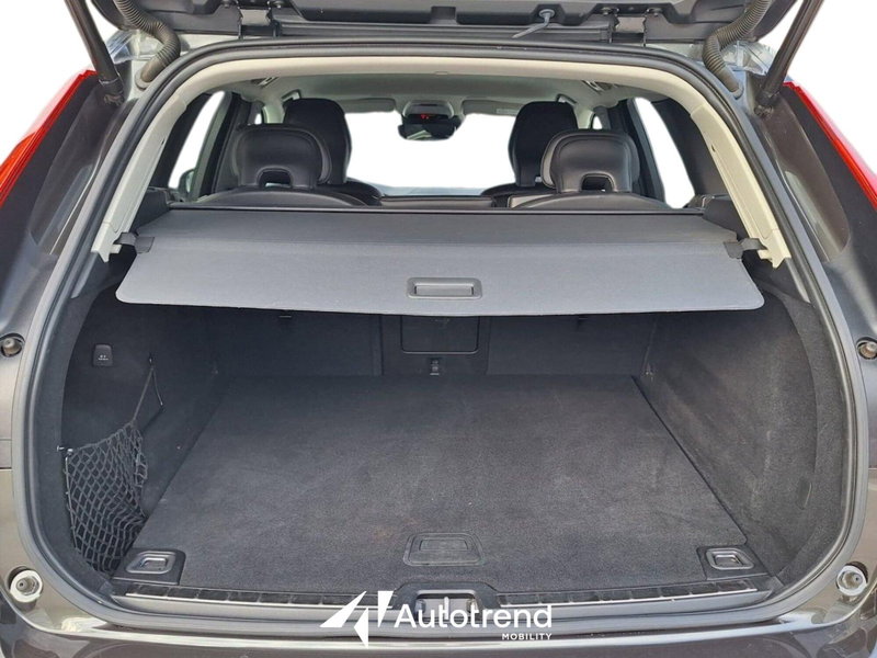 Volvo XC60 usata a Bari (14)