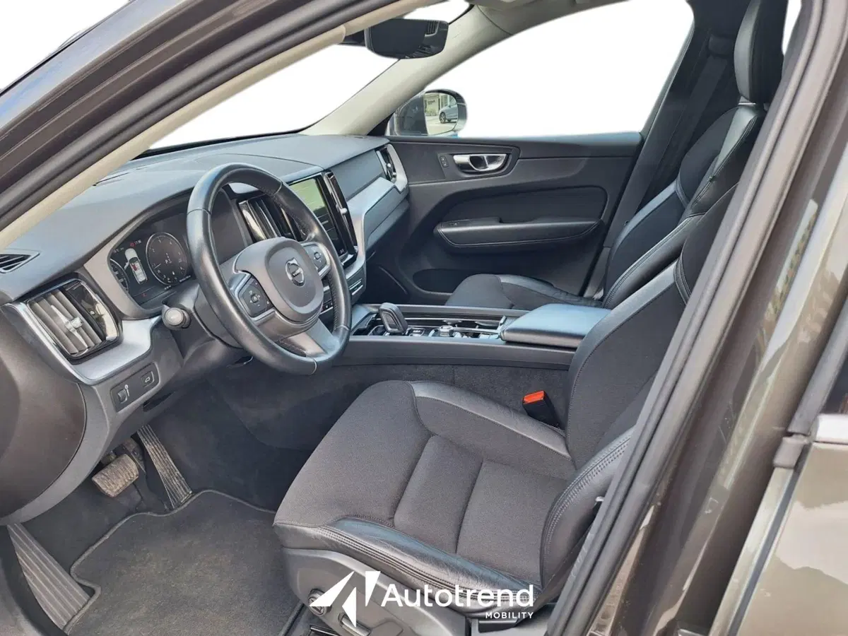 Volvo XC60 usata a Bari (6)