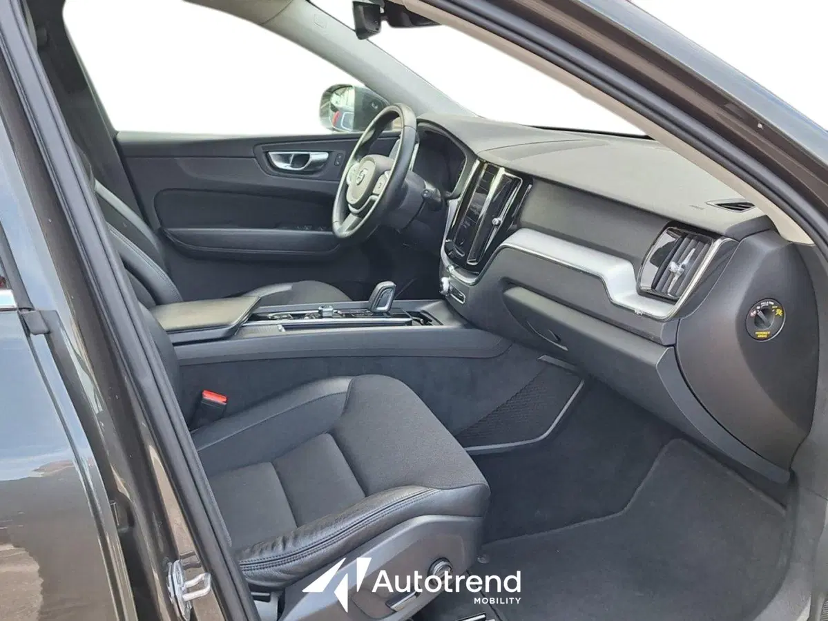 Volvo XC60 usata a Bari (7)