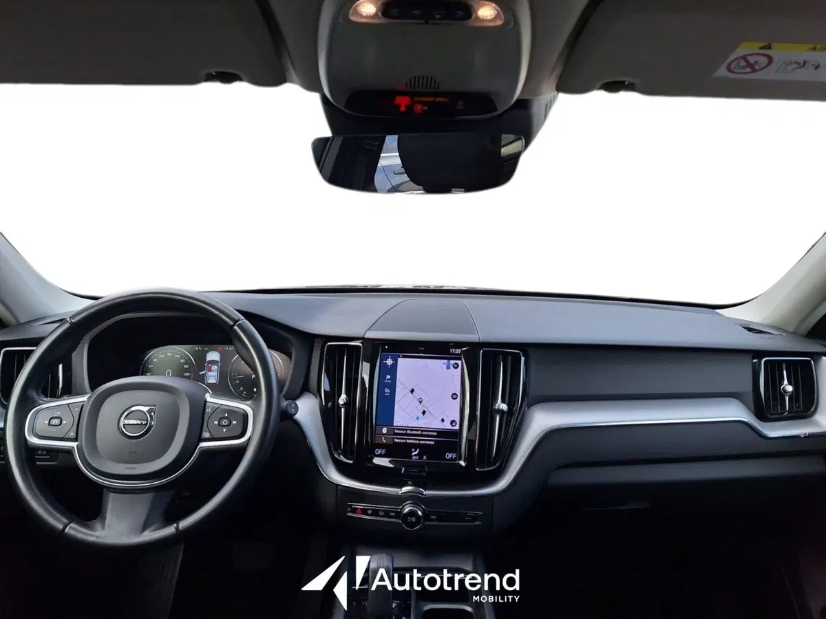 Volvo XC60 usata a Bari (8)