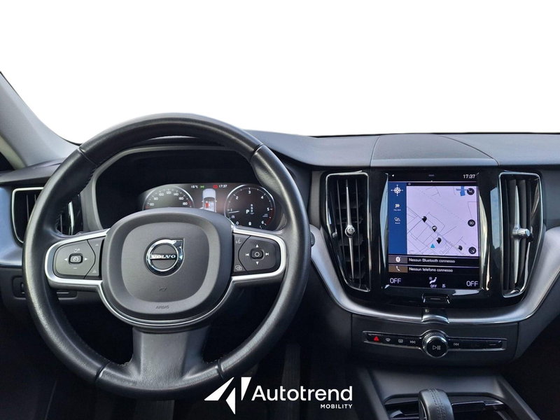 Volvo XC60 usata a Bari (9)