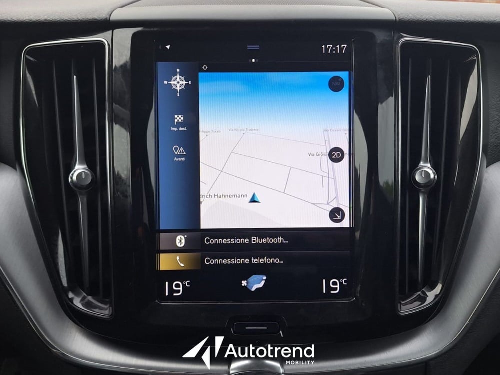 Volvo XC60 usata a Bari (11)