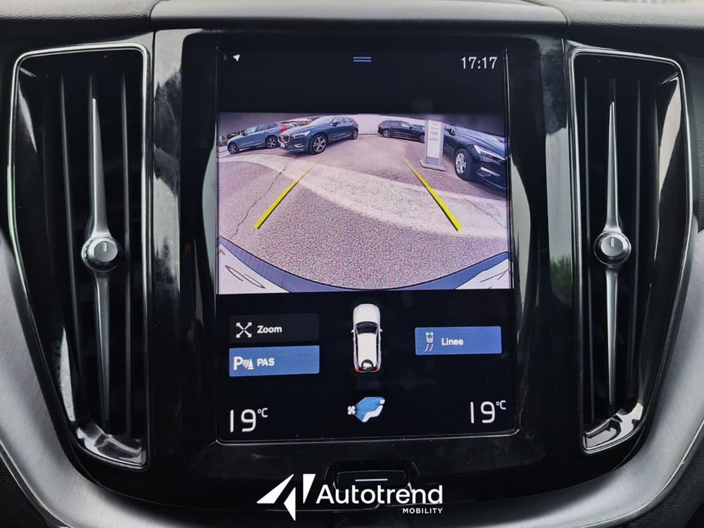 Volvo XC60 usata a Bari (12)