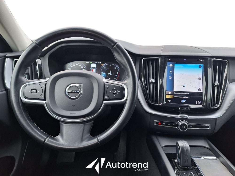 Volvo XC60 usata a Bari (9)