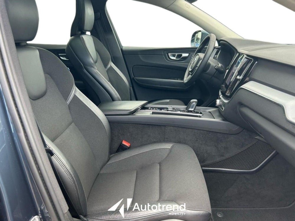 Volvo XC60 usata a Bari (7)