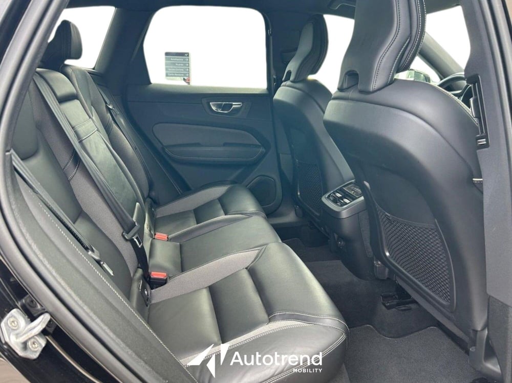 Volvo XC60 usata a Bari (14)