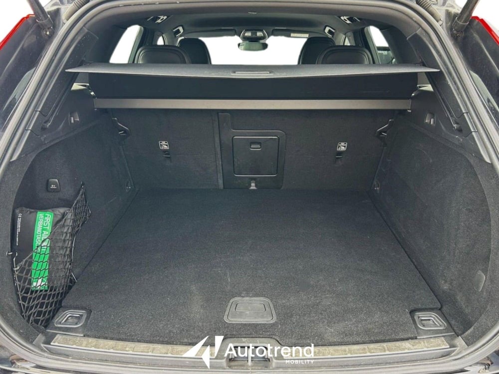 Volvo XC60 usata a Bari (15)