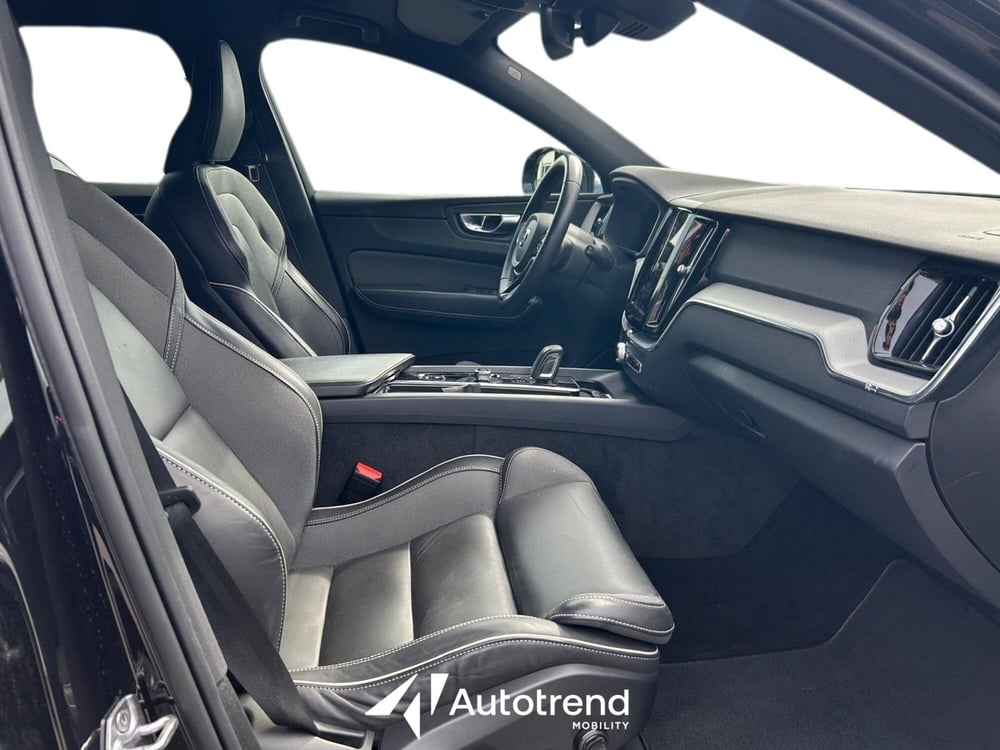 Volvo XC60 usata a Bari (6)
