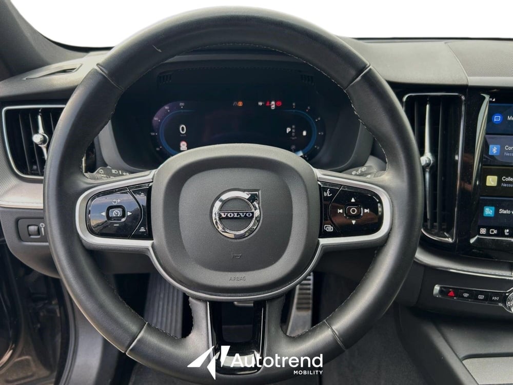 Volvo XC60 usata a Bari (8)