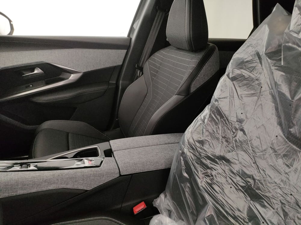 Peugeot 3008 nuova a Caserta (20)