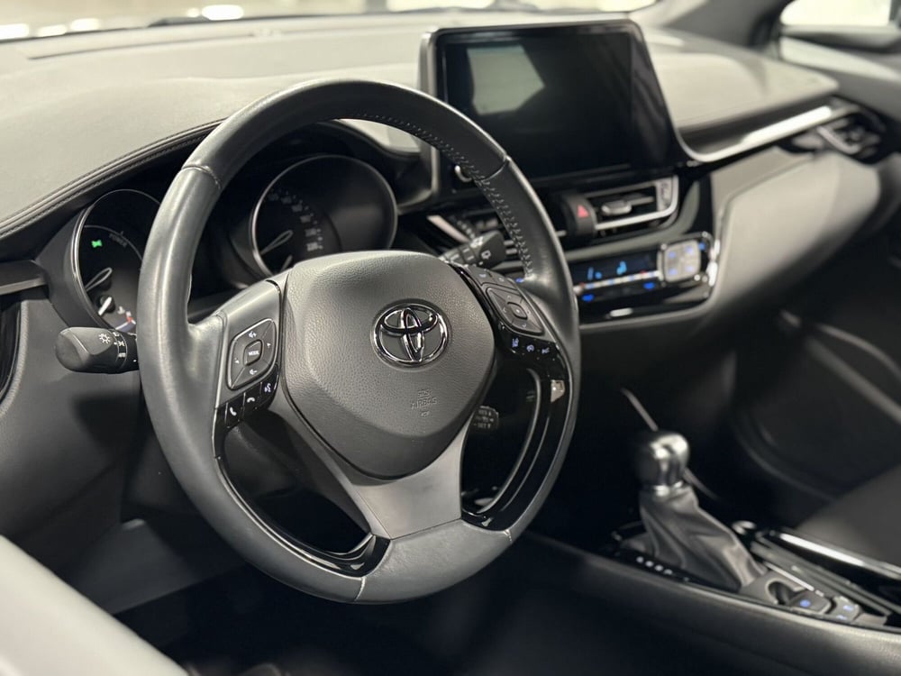Toyota Toyota C-HR usata a Brescia (9)