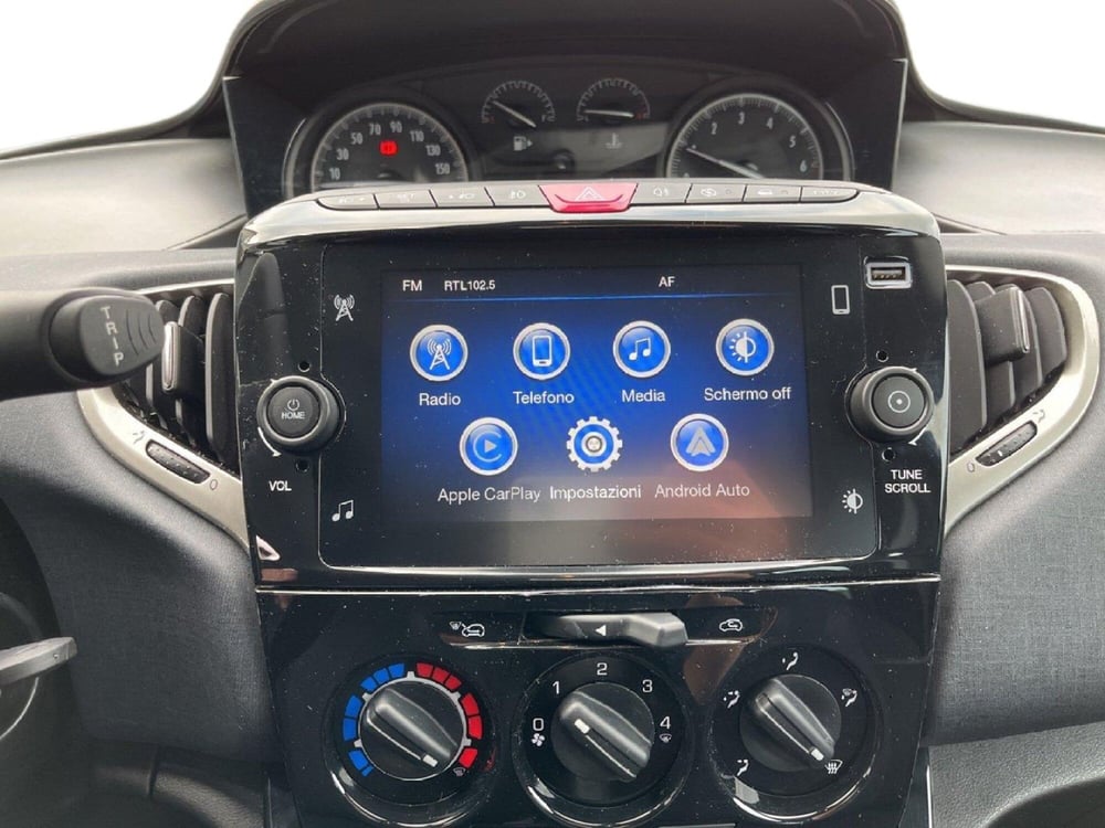 Lancia Ypsilon usata a Torino (14)