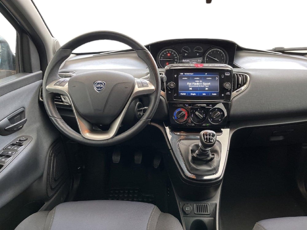 Lancia Ypsilon usata a Torino (11)
