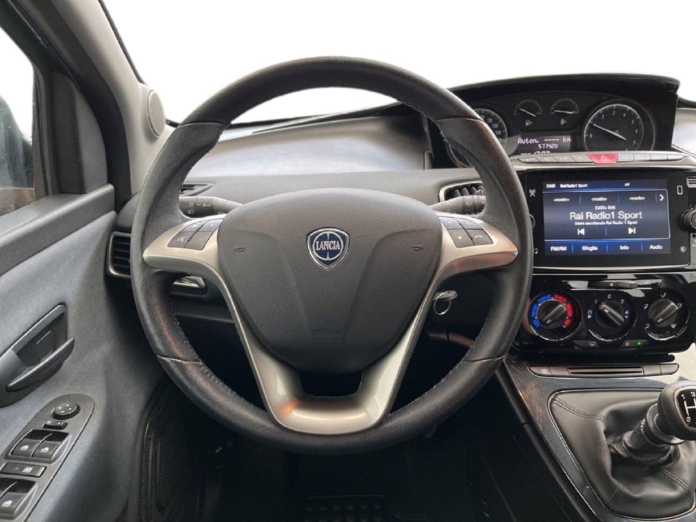 Lancia Ypsilon usata a Torino (12)