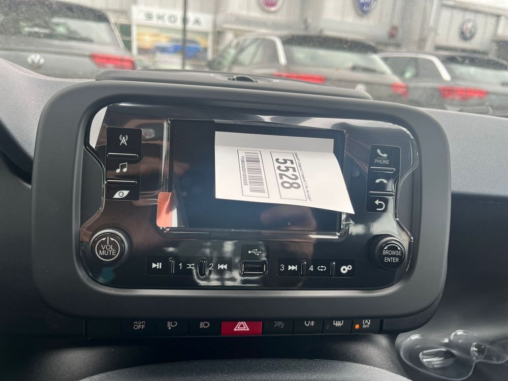 Fiat Panda Cross nuova a Milano (16)