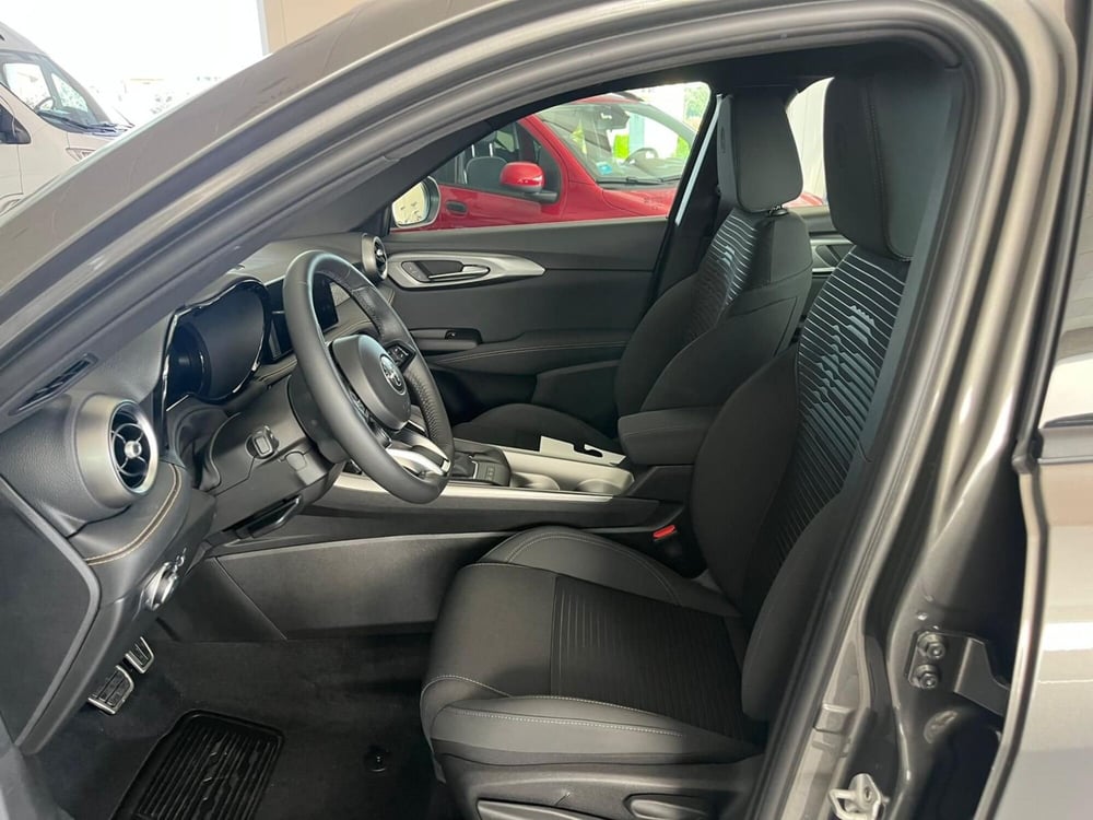 Alfa Romeo Tonale nuova a Milano (12)