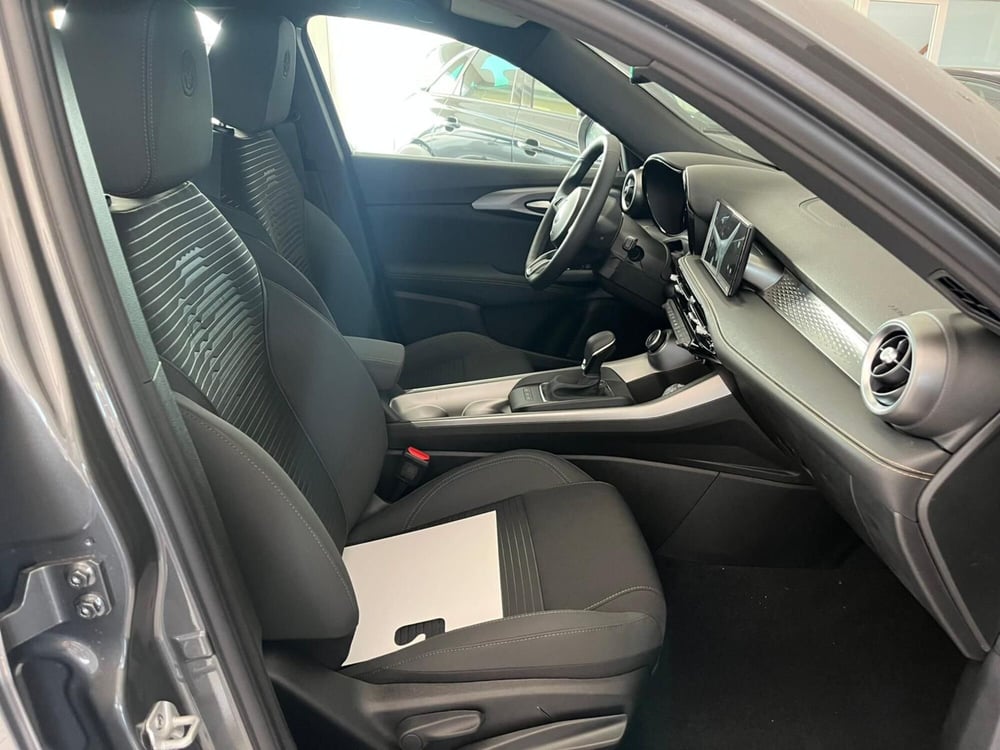 Alfa Romeo Tonale nuova a Milano (13)