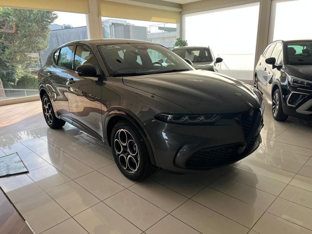 Alfa Romeo Tonale nuova a Milano (2)