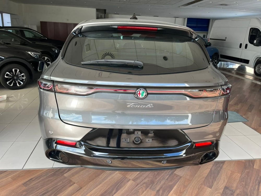 Alfa Romeo Tonale nuova a Milano (7)