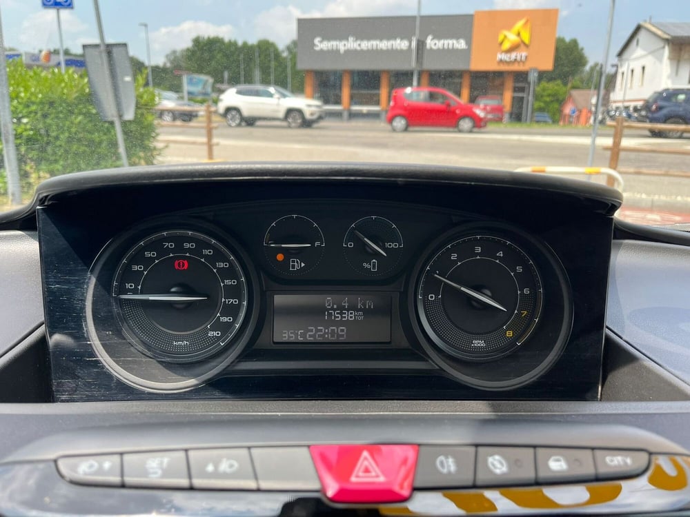 Lancia Ypsilon usata a Milano (19)