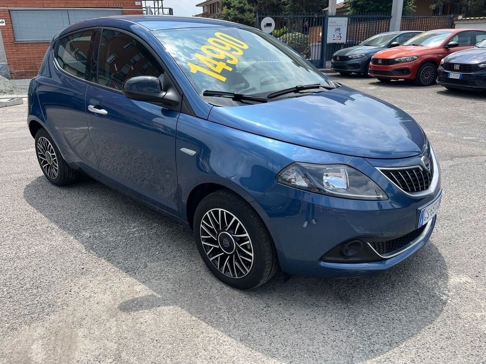 Lancia Ypsilon usata a Milano (3)
