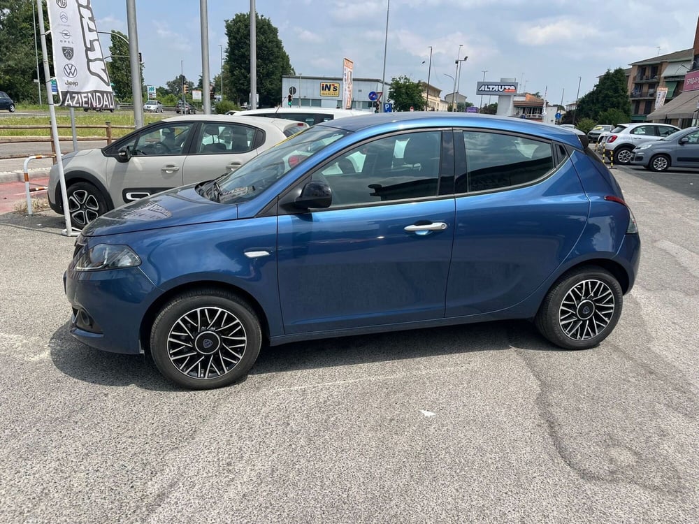 Lancia Ypsilon usata a Milano (4)