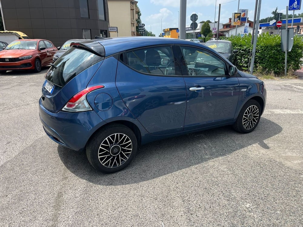 Lancia Ypsilon usata a Milano (5)