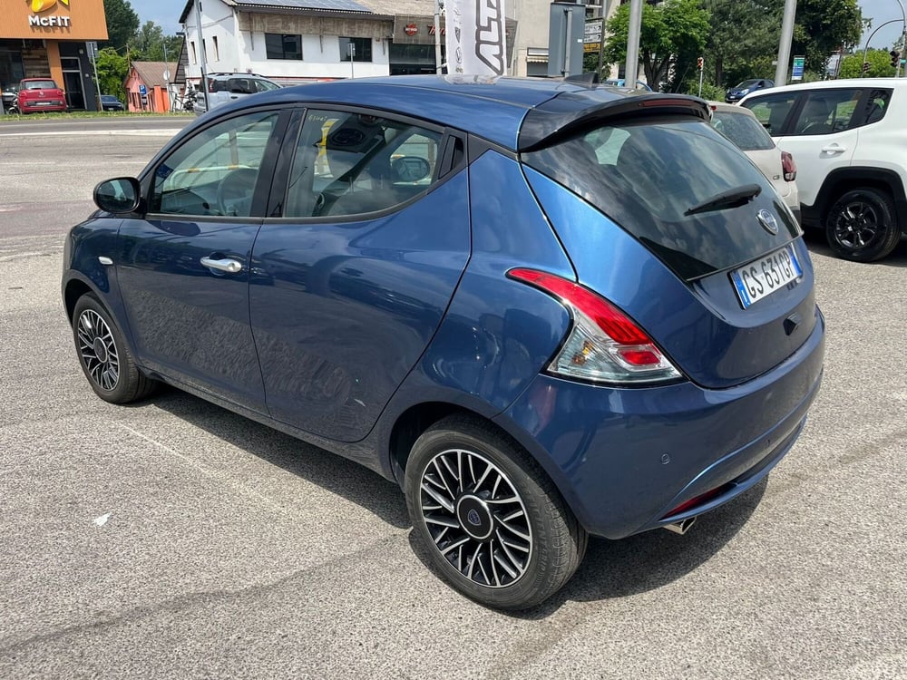 Lancia Ypsilon usata a Milano (6)