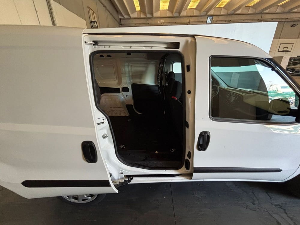 Fiat Doblò Furgone usata a Milano (9)