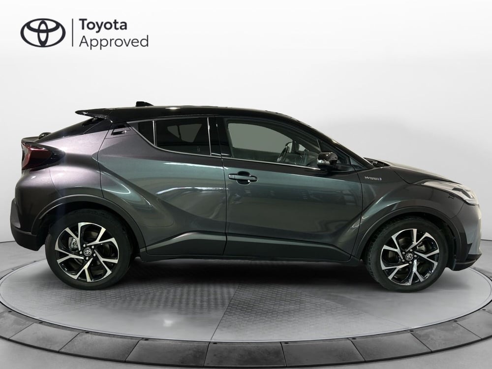 Toyota Toyota C-HR usata a Milano (12)