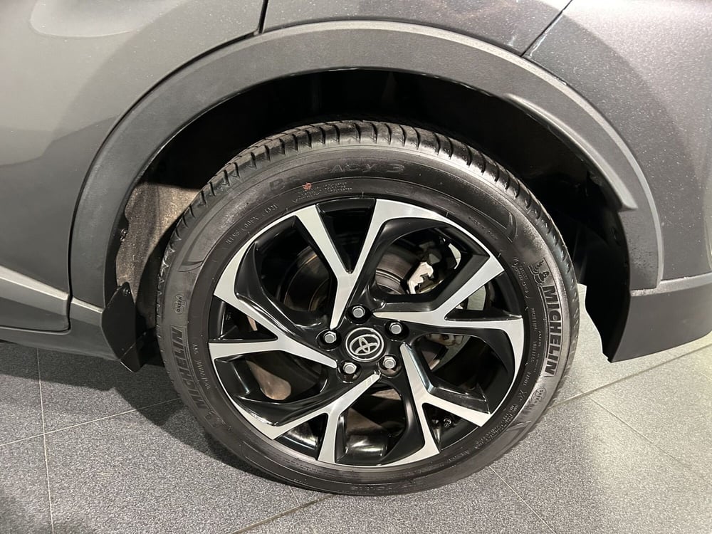 Toyota Toyota C-HR usata a Milano (14)