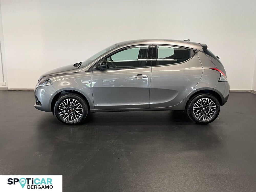 Lancia Ypsilon nuova a Bergamo (4)