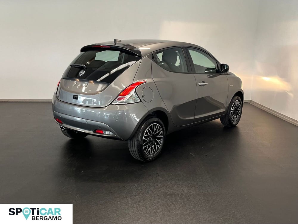 Lancia Ypsilon nuova a Bergamo (5)