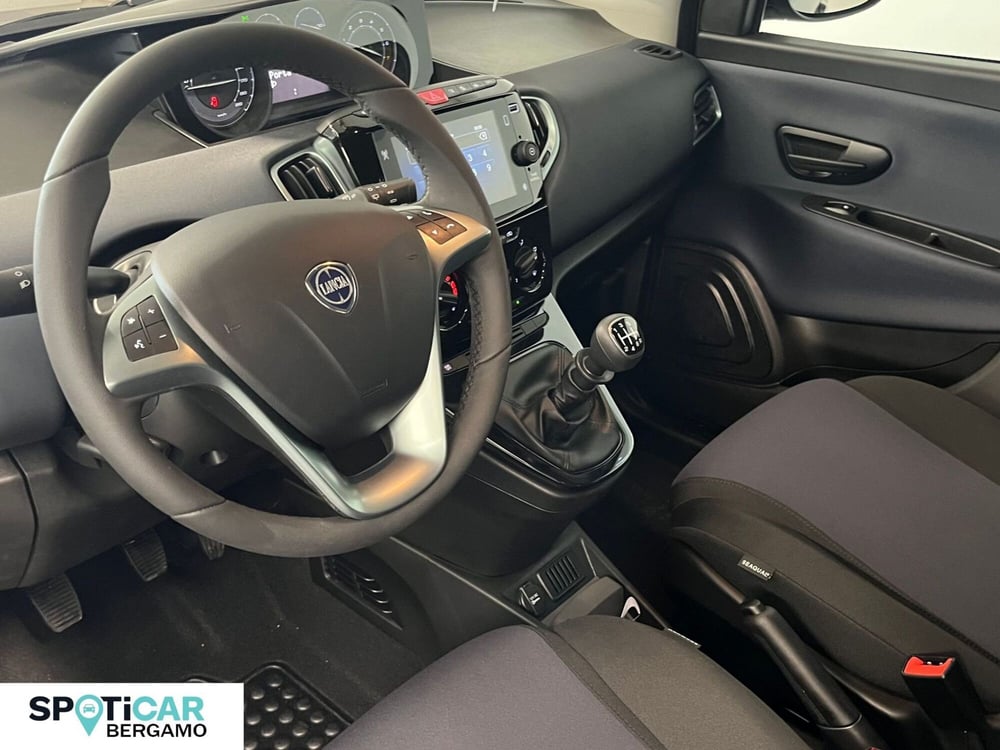 Lancia Ypsilon nuova a Bergamo (6)