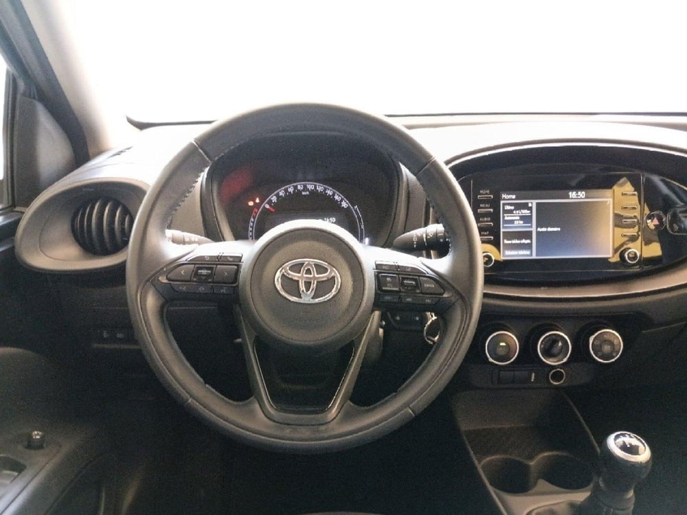 Toyota Aygo X usata a Milano (11)