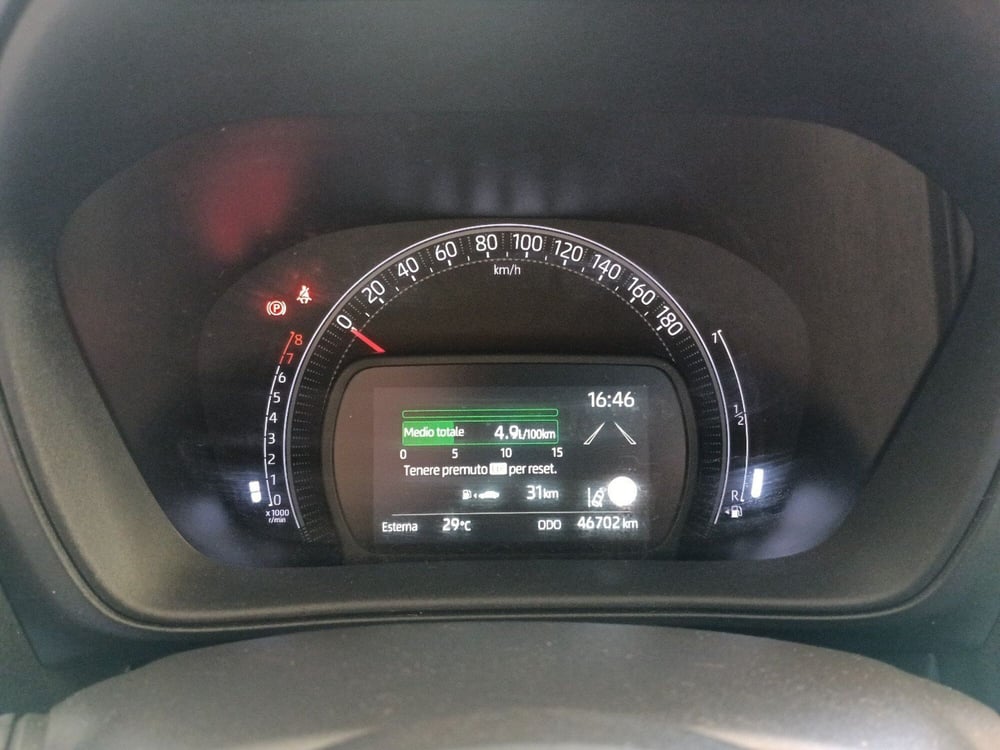 Toyota Aygo X usata a Milano (13)