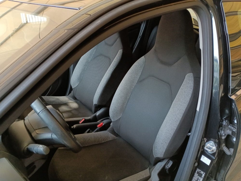 Toyota Aygo X usata a Milano (9)