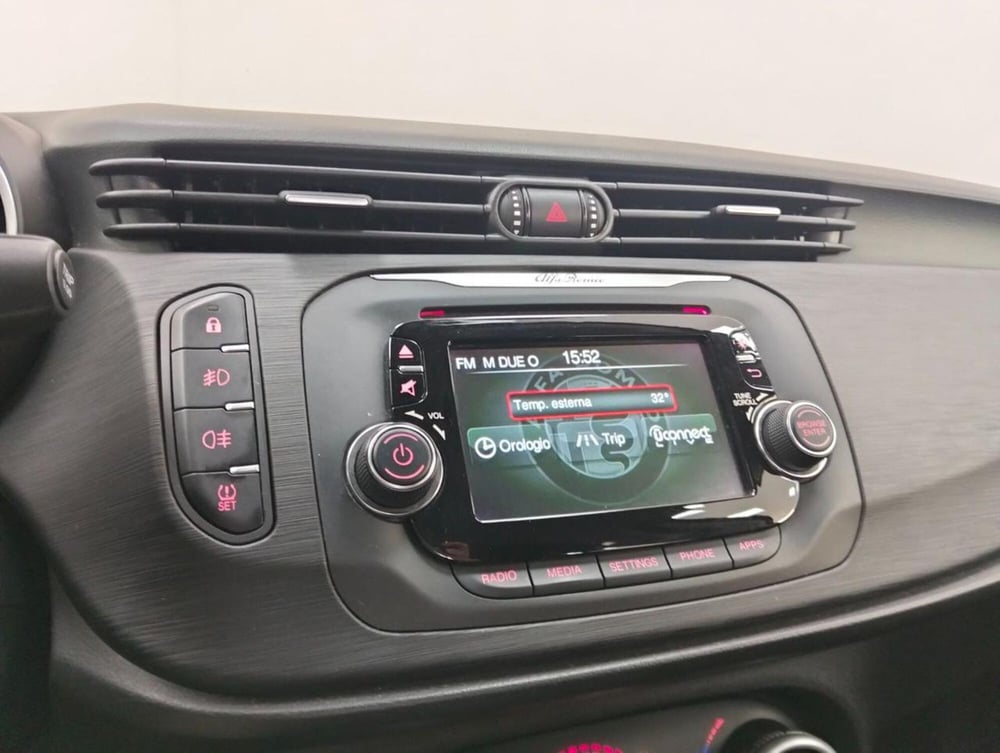 Alfa Romeo Giulietta usata a Como (15)