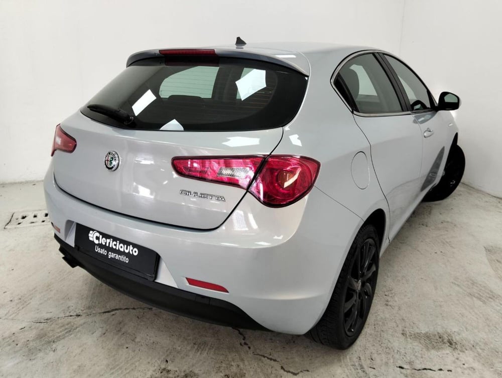Alfa Romeo Giulietta usata a Como (2)