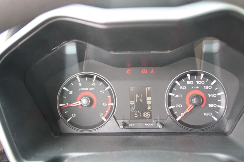 Mahindra KUV100 usata a Pordenone (11)