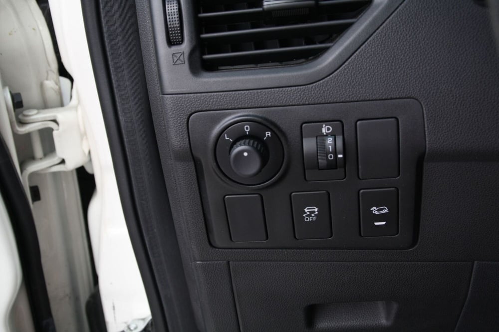 Mahindra KUV100 usata a Pordenone (15)